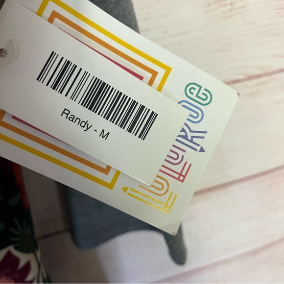 LulaRoe NWT Randy T-Shirt Size Medium - Picture 4 of 5
